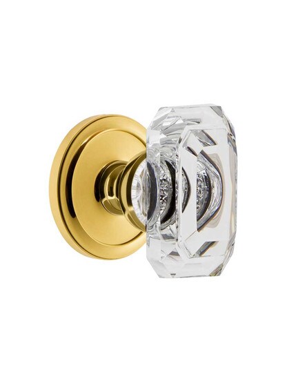 Grandeur Circulaire Rosette Door Set with Clear Crystal-Glass Baguette Knobs in Polished Brass.